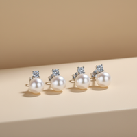 Boucles d'oreilles élégantes en moissanite ronde avec perles d'eau douce en argent sterling 925 0.1ct/0.3ct