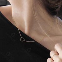 Bijoux minimalistes pour femmes, chaîne en or 18k, design de bracelet à main en feuilles d'or, bijoux minimalistes