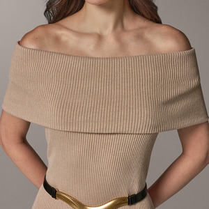 Elegante Vestido Midi de Punto con Hombros Descubiertos y Cinturón, Color Sólido, Lana y Nailon, Estilo Otoñal, Ropa de Mujer - Product Image 5