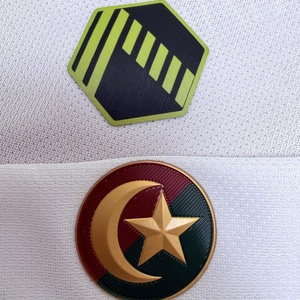 Étiquettes thermocollantes personnalisées professionnelles pour vêtements, patchs, logos 3D en TPU, étiquettes pour vêtements à repasser sur les vêtements - Product Image 2