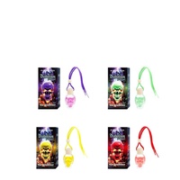 Nouveau diffuseur de parfum pour voiture fabriqué en Chine, pendentif pour rétroviseur, flacon en verre en forme de crâne, avec capuchon en corde colorée, fonction d'élimination des odeurs