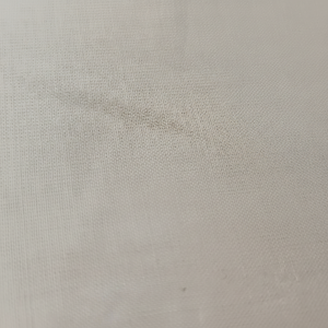 Le coton naturel sur mesure est un tissu léger et tissé serré. Idéal pour la décoration intérieure et les robes - Product Image 1