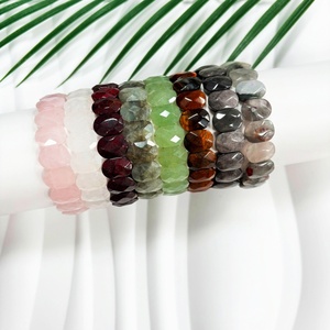 Bracciale con Perle Ovali in Pietra Naturale Realizzato con Vari Cristalli <span class=keywords><strong>di</strong></span> Gemme Come <span class=keywords><strong>Ametista</strong></span> <span class=keywords><strong>e</strong></span> <span class=keywords><strong>Occhio</strong></span> <span class=keywords><strong>di</strong></span> <span class=keywords><strong>Tigre</strong></span> - Product Image 1