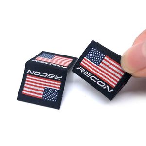 Étiquettes tissées personnalisées d'usine de haute qualité pour vêtements, étiquettes de ourlet de t-shirt avec logo drapeau - Product Image 3