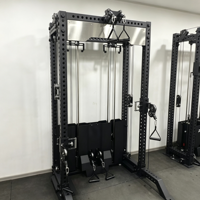 Rack de musculation multifonctionnel avec système de câbles doubles, personnalisable pour l'entraînement de force et de fitness