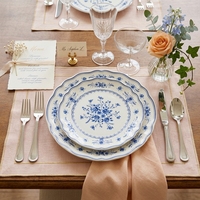 Assiettes de Dîner en Céramique Bleu Rose Vintage Français en Gros, Assiettes de Présentation à Bord Festonné en Porcelaine pour Mariages et Événements