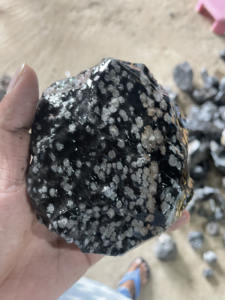 หินออบซิเดียนเกล็ดหิมะแบบหยาบหินออบซิเดียนเกล็ดหิมะเกรดธรรมชาติ - Product Image 4