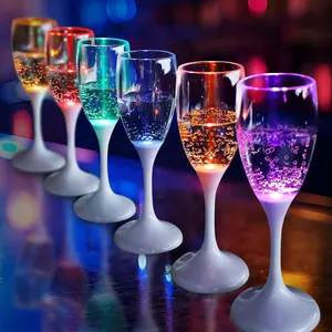 Copos de champanhe coloridos para beber, copos brilhantes coloridos que brilham no escuro, copos para aniversários, casamentos e natal