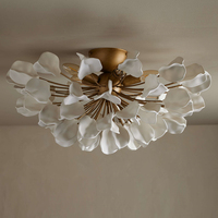 Plafonnier moderne minimaliste en laiton doré et porcelaine blanche