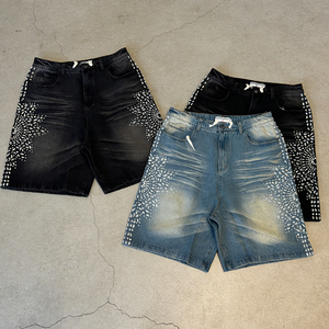 OEM ODM ストリートウェア カスタムカットエッジデニムショーツ クリスタルラインストーンロゴ ローヘム ジョーツ ダメージ加工 アシッドウォッシュ ジーンズショーツ メンズ - Product Image 4