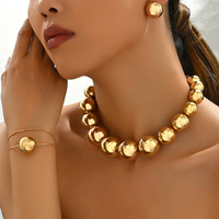 Nouvelle Arrivée 2026 – Ensemble de Bijoux Luxe en Métal Géométrique : Bracelet, Collier et Boucles d'Oreilles – Design Boule Ronde CCB Doré