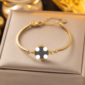 Joyería <span class=keywords><strong>de</strong></span> Moda <span class=keywords><strong>de</strong></span> Alta Gama al por Mayor, Brazalete <span class=keywords><strong>de</strong></span> <span class=keywords><strong>Acero</strong></span> <span class=keywords><strong>Inoxidable</strong></span> con Trébol <span class=keywords><strong>de</strong></span> Cuatro Hojas y Cinco Flores, Chapado en Oro <span class=keywords><strong>de</strong></span> 18k, para Mujer - Product Image 4