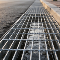 Grille en acier au carbone pour couvertures de drainage routier, grilles de tranchées, évacuation des eaux de surface et des eaux usées |   Grille anti-corrosion durable