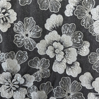 Tissu en dentelle de tulle blanc GCW-QU100226 avec broderie de fleurs florales denses et de sequins pour studio de couture de créateurs
