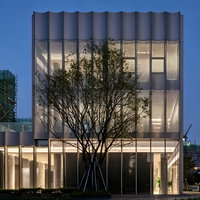 Système de façade murale extérieure en panneaux creux en aluminium perforé sur mesure, revêtement poudré, ignifuge et imperméable