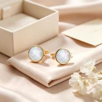 Boutons de manchette de luxe pour hommes en laiton plaqué or et perle blanche Boutons de manchette de forme ronde pour hommes