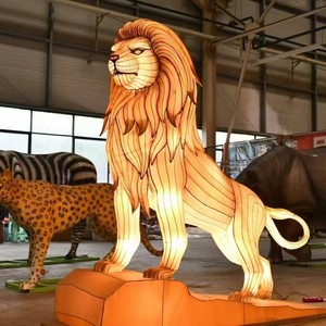 Chilong 2025 Linterna Irregular de Estilo Étnico Grande para Exhibición en Centros Comerciales, con Forma de Muñeco de Nieve Navideño, Iluminación Festiva - Product Image 2