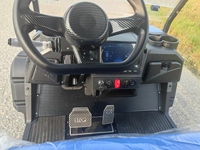 Voiture de golf moderne à 4 places homologuée pour la route, véhicule électrique à conduite fluide avec lecteur de musique, chariot de golf multifonctionnel