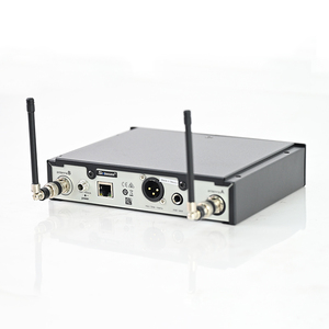 Micrófono inalámbrico SL-D4 Karaoke Live Vocals Dynamic de 100 metros con sonido claro y nítido. - Product Image 5