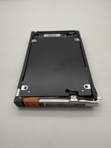 D4-2SFX-400 005053242 005053243 D4 400GB SAS FAST VP 25X2.5 SSD Hard <b>Drives</b> Apply to Unity 380 480 680 880 - Product Image 3