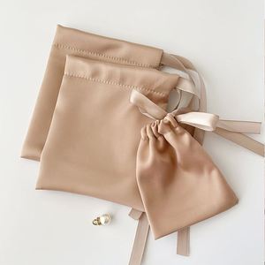 Pochette en satin champagne avec cordon de serrage pour bijoux, bagues, boucles d'oreilles, rangement de pièces de monnaie, organiseur de voyage, sac cadeau, impression argentée avec logo personnalisé - Product Image 4