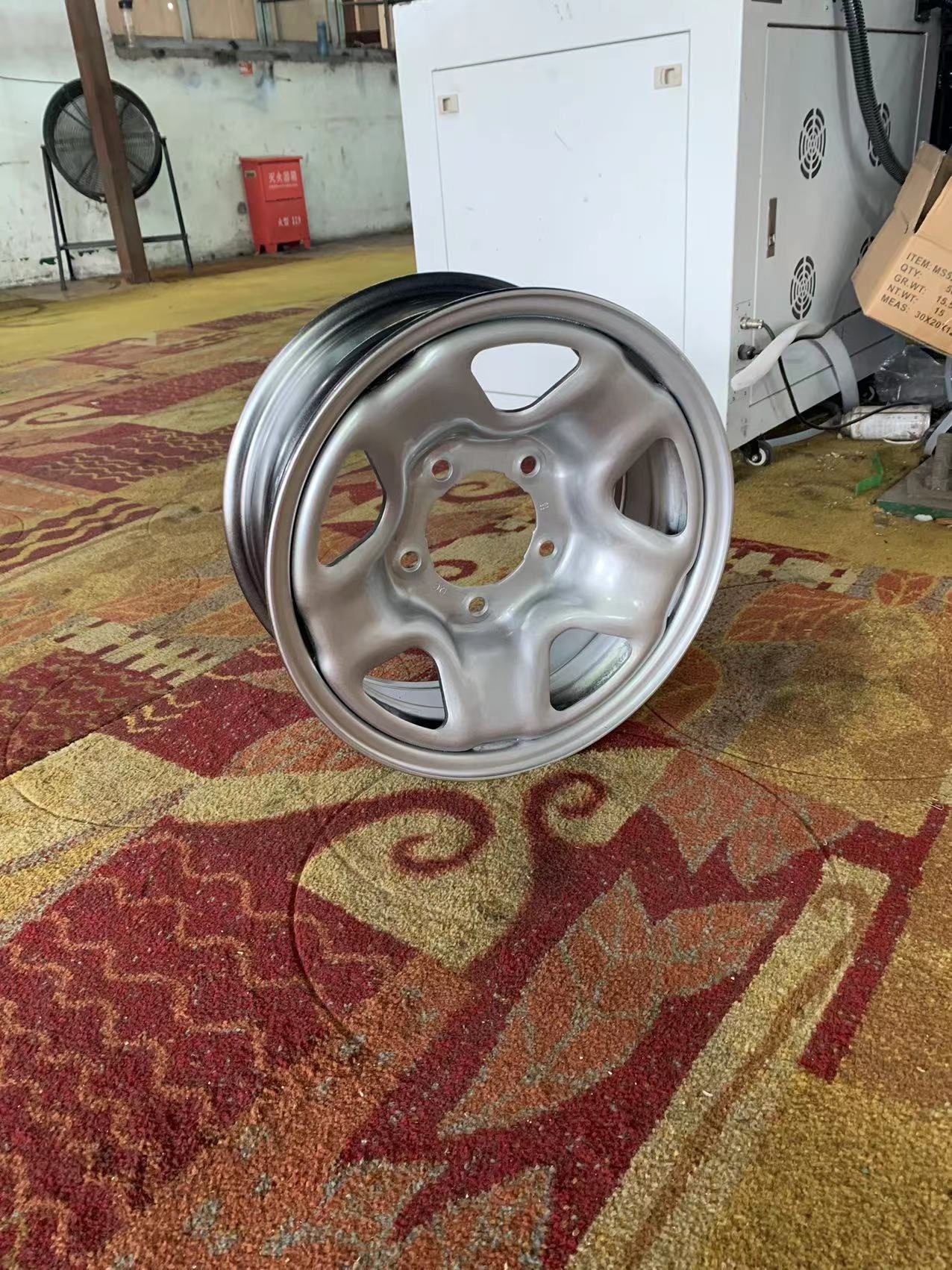 OEM 42601 60612 16x6.5 Steel Wheel Rims for Land Cruiser - Silver