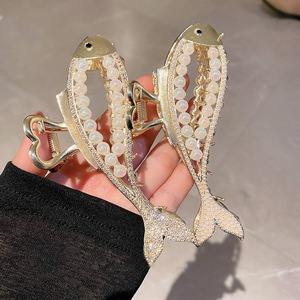 <span class=keywords><strong>Pince</strong></span> à cheveux requin en strass exquise pour femme, barrette élégante en perles, accessoire <span class=keywords><strong>de</strong></span> coiffure, <span class=keywords><strong>pince</strong></span> à queue <span class=keywords><strong>de</strong></span> cheval motif poisson pour femme - Product Image 1