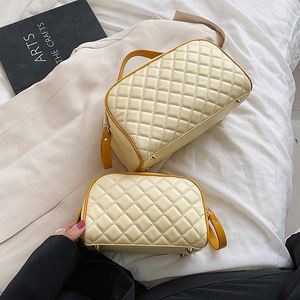 Bolsa de Maquillaje Impermeable de PU con Cierre de Cremallera, Linda, de Alta Calidad, Acolchada, de Gran Capacidad, para Guardar Artículos de Aseo para Viajes - Product Image 3
