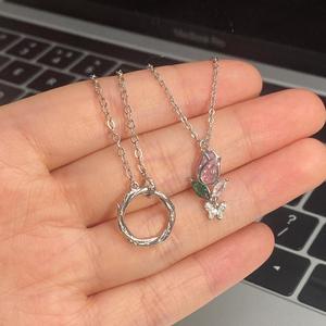 Collier pendentif croix en argent pur S925 avec perles de millet, blanc pur, luxe, romantique, style médiéval, pour mariage - Product Image 2