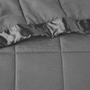 Couette alternative surdimensionnée en duvet DB avec garniture élégante en satin - Product Image 5