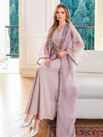 Stock élégant deux pièces musulman Abaya moyen-orient brodé maille longue robe pour les femmes décontracté pour la célébration de l'Aïd en gros