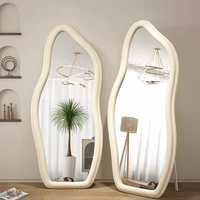 Miroir sur pied irrégulier rembourré |   Miroir décoratif sur mesure, couleur et taille personnalisées, pour la maison et l'hôtel
