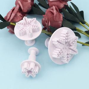 <span class=keywords><strong>Emporte</strong></span>-pièces et moules en plastique flocon de neige de Noël pour la décoration de biscuits et de gâteaux, outil de modelage d'argile - Product Image 3