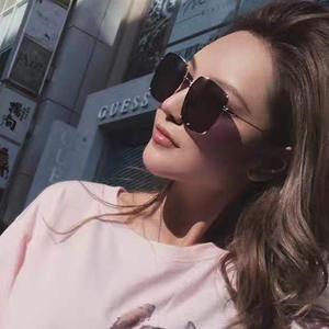 Gm Lunettes de soleil unisexes avec protection solaire, monture en métal, lentille PC, protection UV400, type 3, rose De225 - Product Image 3