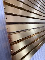 Perfil de Aluminio Fundido a Presión con Acabado de Latón Cepillado y Anodizado para Iluminación LED, Tolerancia de Precisión de 0.01mm, Ofrece una Textura Excelente