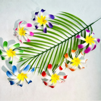 Pique à cheveux en mousse EVA artificielle Plumeria à 7 pétales en spirale dégradée, bâtonnet à cheveux Frangipani hawaïen, accessoire capillaire floral tropical