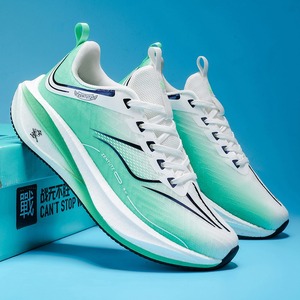 Zapatillas deportivas transpirables de verano para estudiantes de secundaria, ultraligeras, con superficie de malla que absorbe los golpes, para hombre - Product Image 4