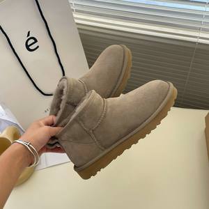 הסיטונאי חורף עור אמיתי נערה נגד החלקה פרווה פרווה חמה פרווה קצרה שלג קצר לוח מגפי נשים - Product Image 1