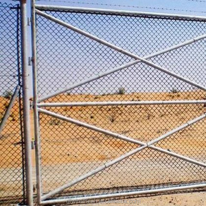 Panel de Malla Metálica para Cercas, 6x12 10x12 pies, para Perreras y Cercas Temporales, Láminas de Malla de Acero Galvanizado - Product Image 1