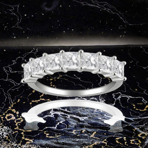 Anillo Adodo de Plata 925 Chapado en Oro Blanco con Engaste de Garras, Corte Princesa, Moissanita de 2 Quilates VVS1 Color D, 5 Piedras, Certificado GRA - Product Image 2