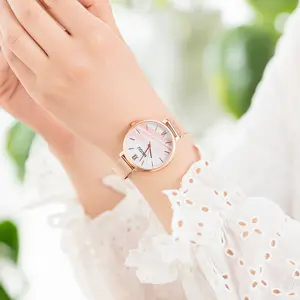 S9318F 뜨거운 판매 패션 그라디언트 심플 문학 예술 아카데미 윈드 스틸 벨트 특별한 신제품 여성용 시계