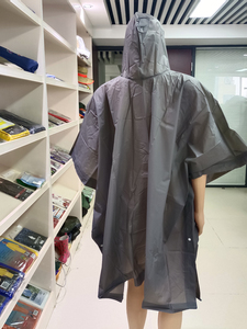 GRS Logo personnalisé d'usine Poncho de <span class=keywords><strong>pluie</strong></span> unisexe long adulte en <span class=keywords><strong>plastique</strong></span> EVA portable avec boutons et cordon de serrage <span class=keywords><strong>Cape</strong></span> de <span class=keywords><strong>pluie</strong></span> - Product Image 6