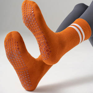 جوارب يوجا بتصميم مخصص ، نعل ميدسولي سيليكون مضاد للانزلاق ، رياضية نسائية ، جوارب أرضيات بيلاتس للرقص واللياقة البدنية - Product Image 4