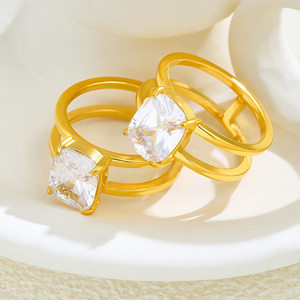 Anillo de Compromiso de Doble Capa Hueco Chapado en Oro de 18K con Circonita Cuadrada de Acero Inoxidable Vintage de Lujo Ligero para Mujer - Product Image 4