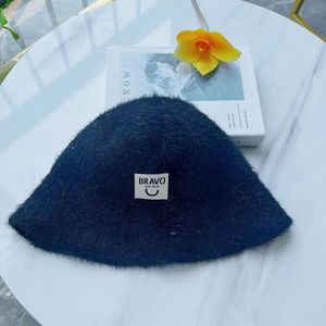 Chapeau Bob Femme en Polaire Bravo Mink – Chaud et Tendance pour l'Automne et l'Hiver – Beige, Gris, Noir, Camel, Rose, Bordeaux - Product Image 3