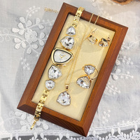 Ensemble quatre pièces coloré incrusté de diamants, montre, collier, bague, boucles d'oreilles, bracelet en acier inoxydable, alliage, verre Miyota