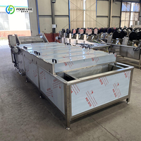 Machine de stérilisation et de pasteurisation en tunnel pour viande et légumes en conserve, en boîtes d'aluminium