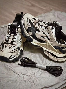 รองเท้าผ้าใบแฟชั่นดีไซน์เนอร์สุดหรูคุณภาพสูง สไตล์ Chunky สำหรับเดินและวิ่ง  แบบ Unisex ผลิตในจีน - Product Image 3