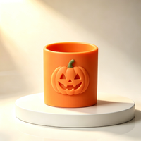 En gros, Manchon de tasse en silicone classique personnalisé pour Halloween, isolant thermique anti-brûlure, imprimé sérigraphié avec motif d'personnage hanté, pour articles de boisson