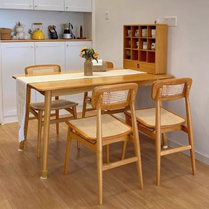 Table et chaises de salle à manger en bois massif style nordique, ensemble 4 pièces, chêne naturel, rectangulaire - Product Image 1